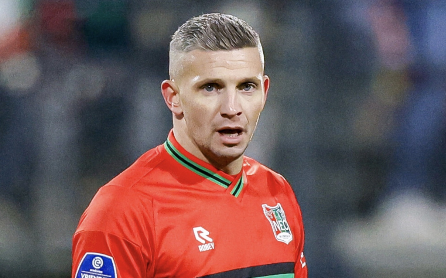 元的租借费 元的租借费